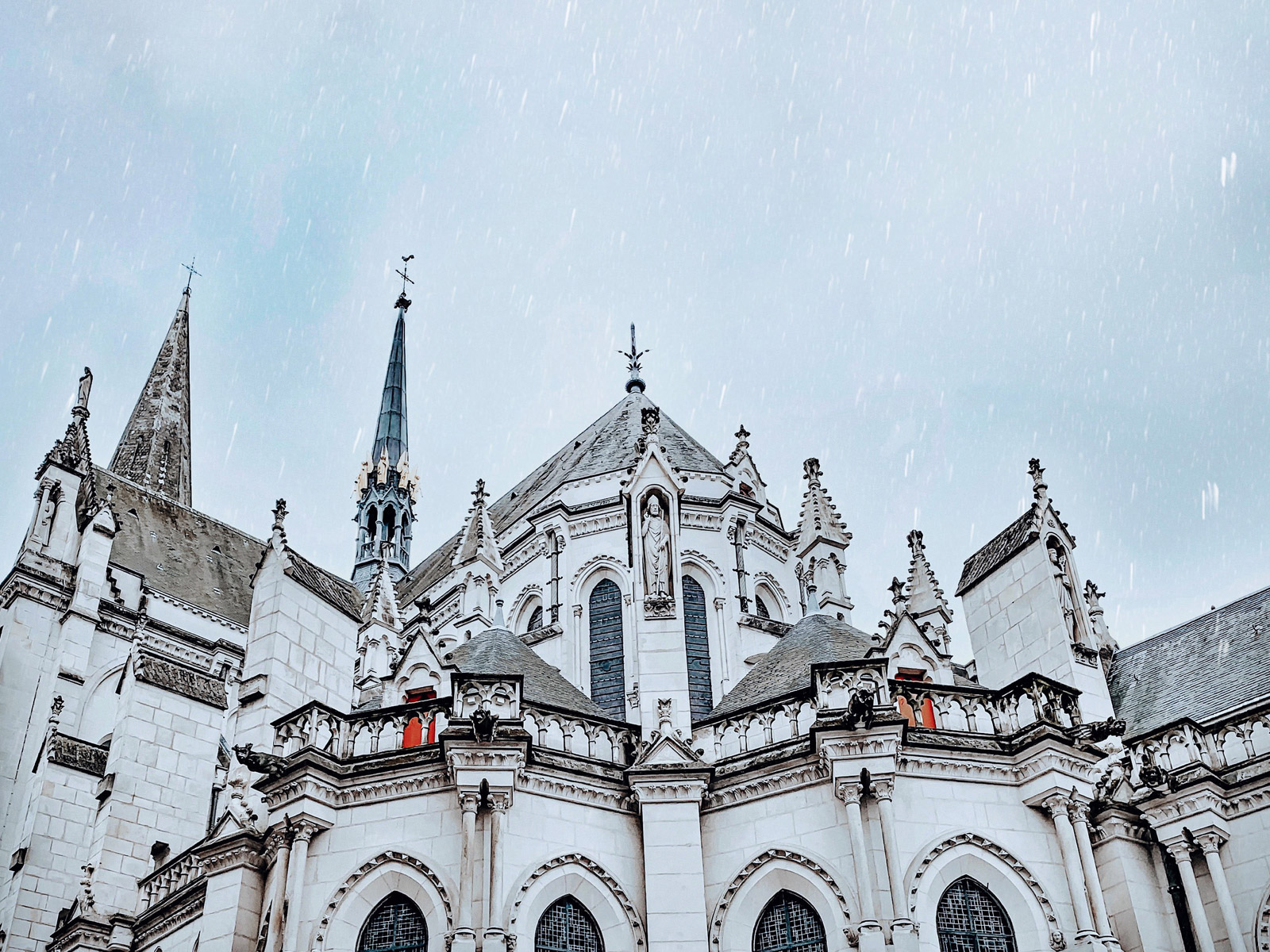 L'église St Nicolas à Nantes sous la neige